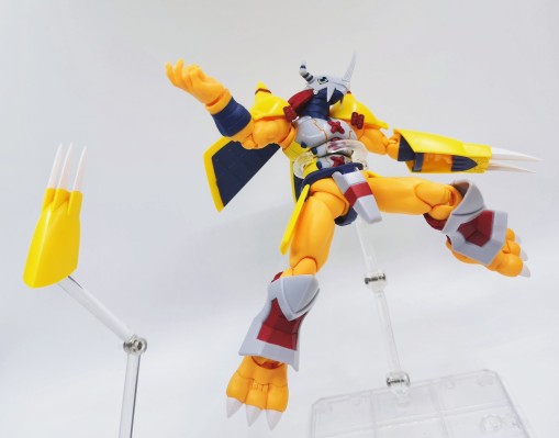 S.H.Figuarts  战斗暴龙兽 《数码宝贝 我们的战争游戏》