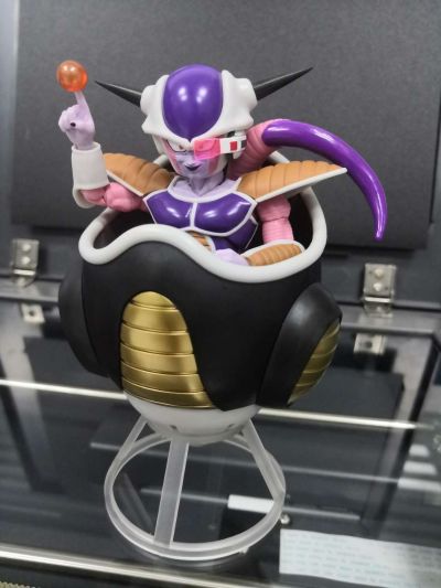 S.H.Figuarts  弗利萨 第一形态 ＆ 弗利萨飞船