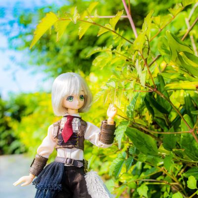 Alvastaria 裁缝师小红帽和森林狼 缇欧