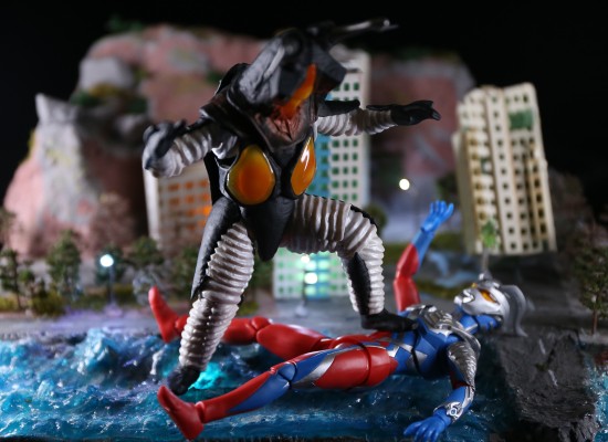 S.H.Figuarts  芝顿 一兆度火球版