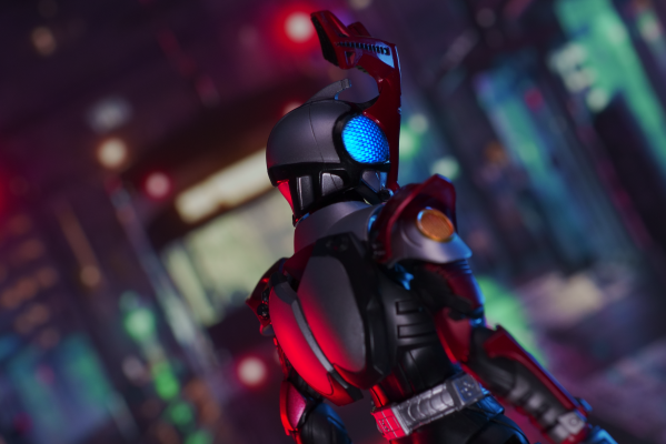 S.H.Figuarts(真骨雕制法)  假面骑士钢斗王 骑士形态