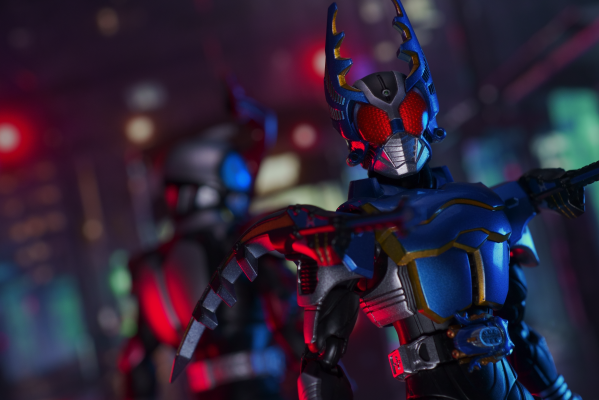 S.H.Figuarts(真骨雕制法)  假面骑士钢斗王 骑士形态