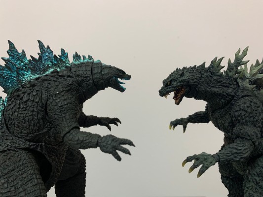 S.H.MonsterArts  哥斯拉2000Millennium