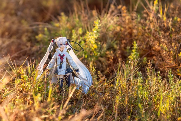 figma#EX-45 VOCALOID 丹顶鹤 雪初音 巫女ver.