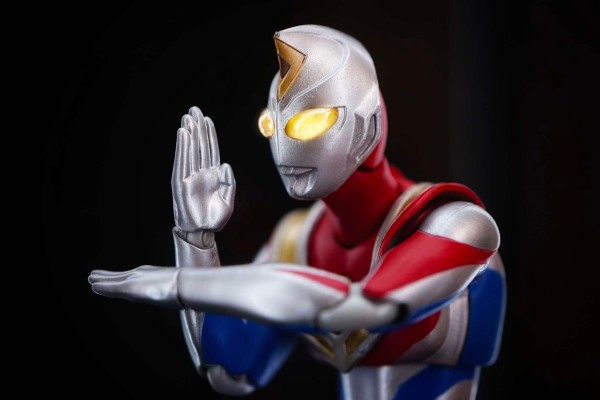 ULTRA-ACT 戴拿奥特曼 戴拿奥特曼  闪亮型