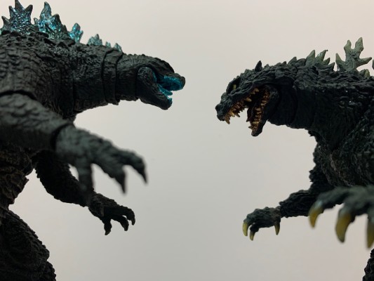 S.H.MonsterArts  哥斯拉2000Millennium