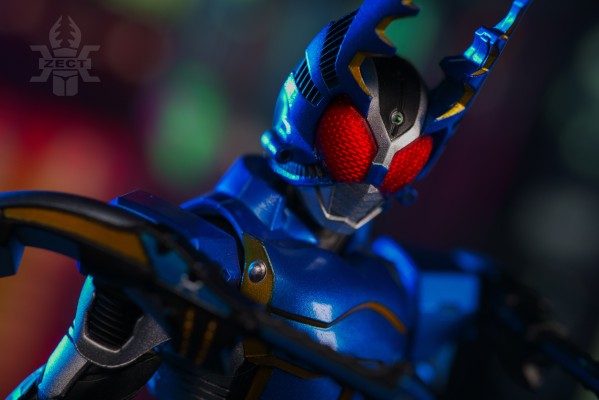 S.H.Figuarts(真骨雕制法)  假面骑士钢斗王 骑士形态