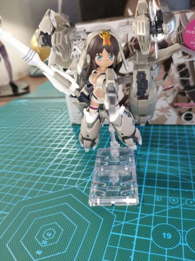 桌面军队  机甲爱丽丝 兼志谷设乐