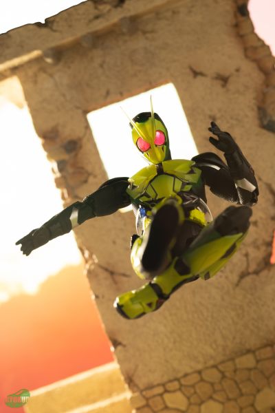 S.H.Figuarts 假面骑士零一 假面骑士零一 觉悟飞蝗