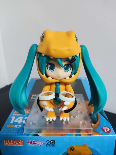 粘土人#1439  初音未来 数码宝贝20周年 亚古兽布偶装