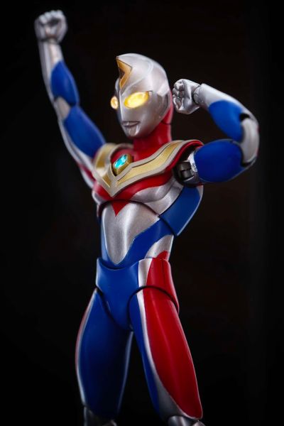 ULTRA-ACT 戴拿奥特曼 戴拿奥特曼  闪亮型