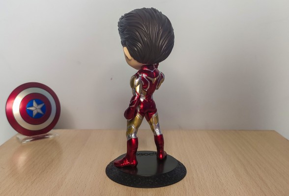 Q Posket 复仇者联盟4：终局之战 托尼·史塔克 & 钢铁侠 Mark 85 战斗Ver.