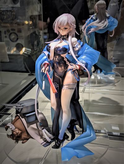 碧蓝航线 贝尔法斯特 彩云的蔷薇