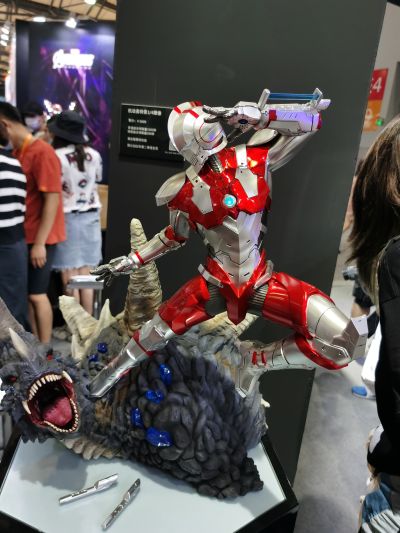 机动奥特曼 - 奥特曼大战布莱克王