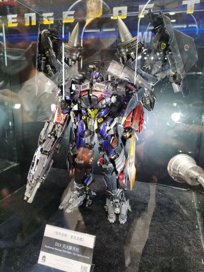 3Z0163 DLX 变形金刚：复仇之战 擎天柱