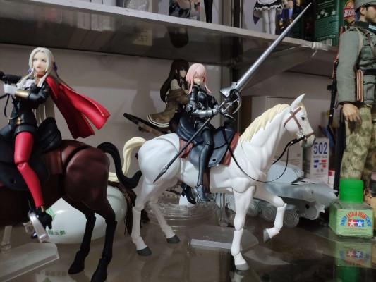 figma#490b 马 2.0版 (白色)