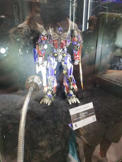 3Z0163 DLX 变形金刚：复仇之战 擎天柱