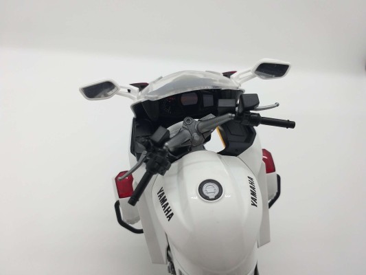 1/12 完成品摩托 YAMAHA FJR1300P 白色涂装 (警视厅)
