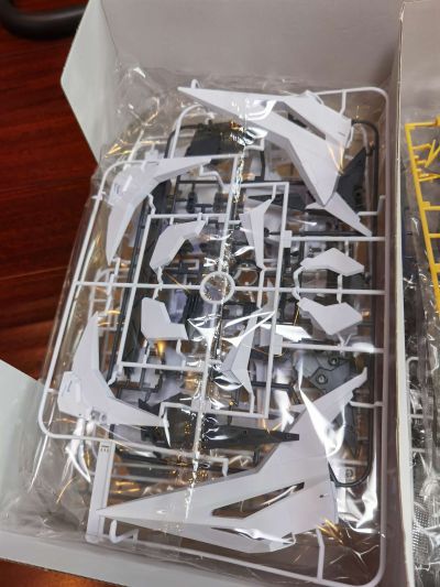 HGUC 1/144  Ξ高达大战佩涅罗培 浮游导弹特效套装