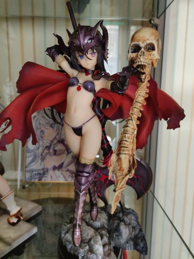 比基尼勇士 黑暗骑士