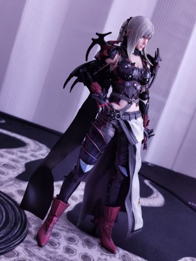 PlayArts改 最终幻想XV 阿拉尼亚·海温德