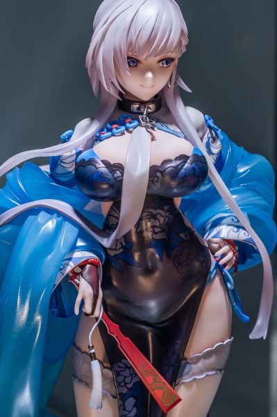 碧蓝航线 贝尔法斯特 彩云的蔷薇