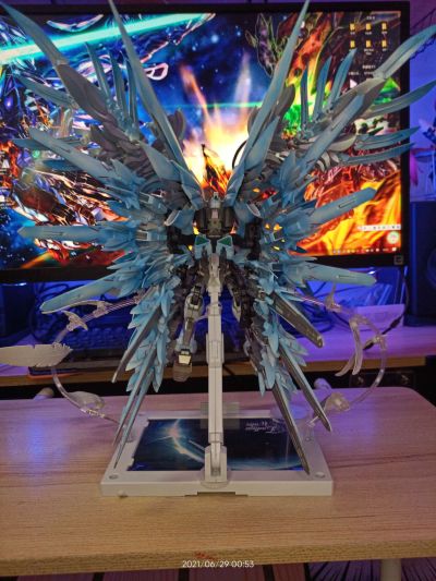 MG  1/100  飞翼高达零式·无尽的华尔兹 Ka版