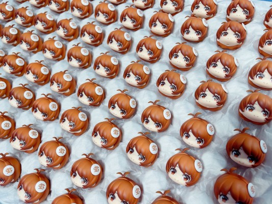 虾米大模王 虾米四周年纪念手办「初次见面」灰调ver.