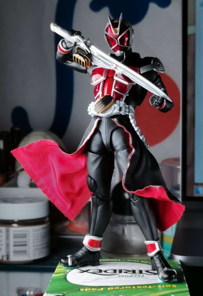 S.H.Figuarts(真骨雕制法)   假面骑士巫骑 火焰形态