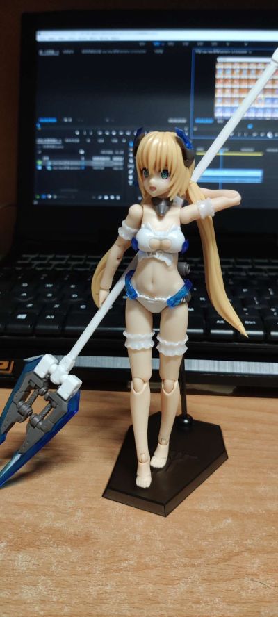 机甲少女 白皙魔鹫 夏季休假