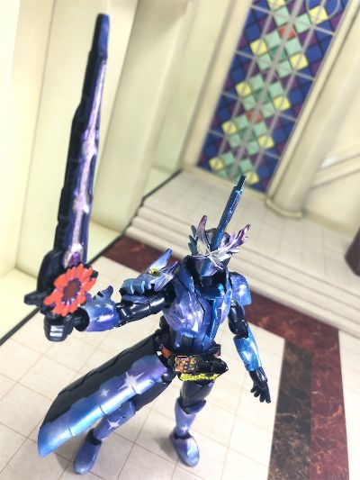 装动 假面骑圣刃 第九册