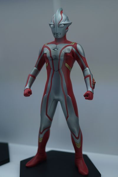 经典角色 戴拿奥特曼 戴拿奥特曼 闪亮型