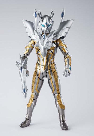 S.H.Figuarts  终极赛罗闪耀型