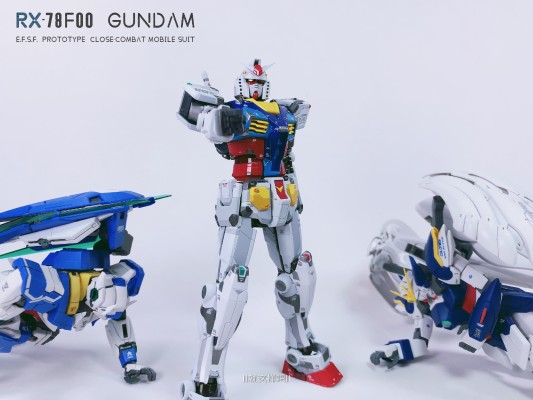 MG 1/100 机动战士高达00 先驱者的觉醒 GNT-0000 00 Qan[T] （00量子型） 