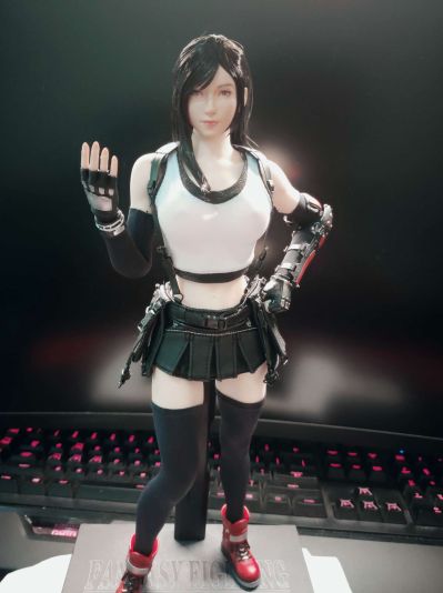 PlayArts改 FINAL FANTASY VII ADVENT CHILDREN 蒂法・洛克哈特