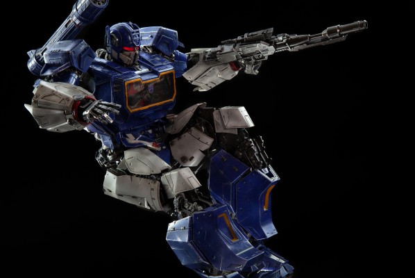 3Z0160 DLX 变形金刚外传 大黄蜂 声波＆机器狗