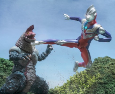 S.H.Figuarts  哥尔赞