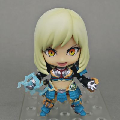 粘土人 #1407-DX 怪物猎人世界：冰原 女猎人 雷狼龙阿尔法 Ver. DX