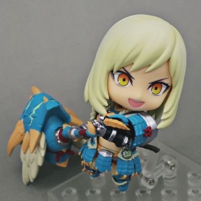 粘土人 #1407-DX 怪物猎人世界：冰原 女猎人 雷狼龙阿尔法 Ver. DX