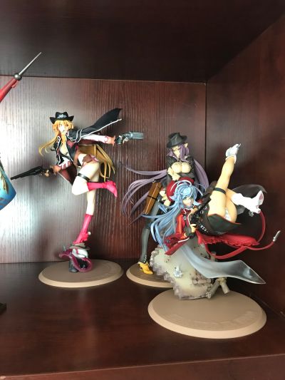 续·杀戮之姜戈 -地狱通缉犯- Lily Salvatana