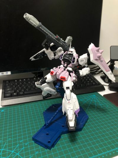 MG 1/100  机动战士高达SEED DESTINY ZGMF-1001/M 幻影型扎古·焰 (雷・札・巴雷尔专用机)