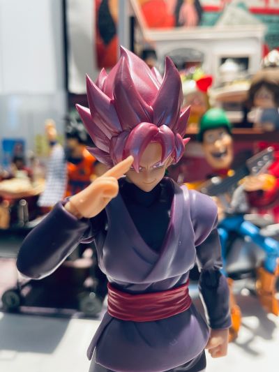 S.H.Figuarts  黑悟空-超级赛亚人桃红-