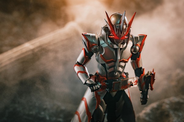 S.H.Figuarts   假面骑士圣刃 龙骑士