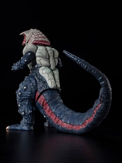 S.H.Figuarts  哥尔赞