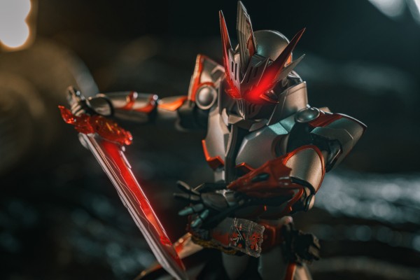 S.H.Figuarts   假面骑士圣刃 龙骑士