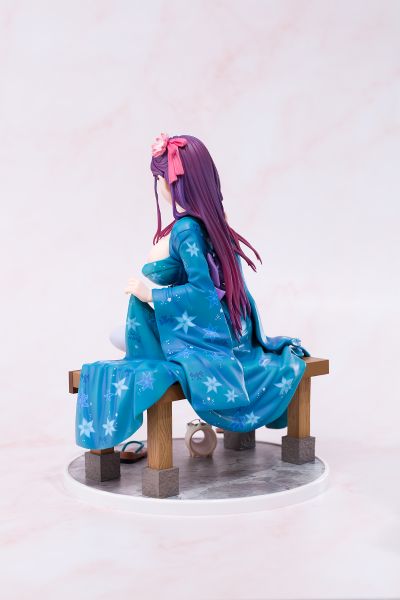 已经脱掉浴衣了