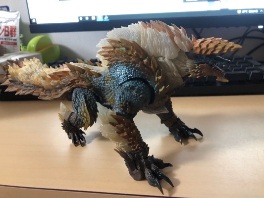 S.H.MonsterArts  怪物猎人系列   雷狼龙