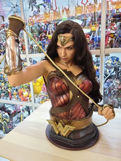 正义联盟 神奇女侠半身像