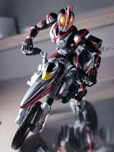 S.H.Figuarts 假面骑士555 假面骑士555 20假面骑士踢/平成二十骑士纪念版