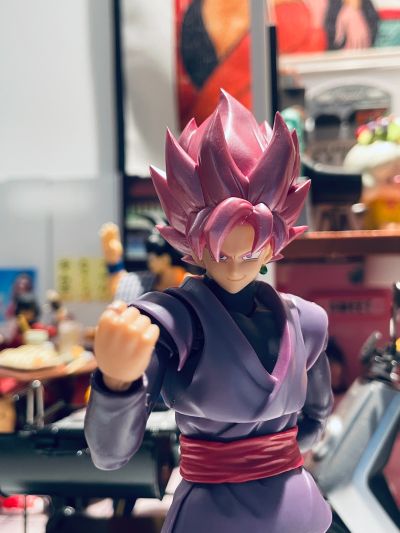 S.H.Figuarts  黑悟空-超级赛亚人桃红-